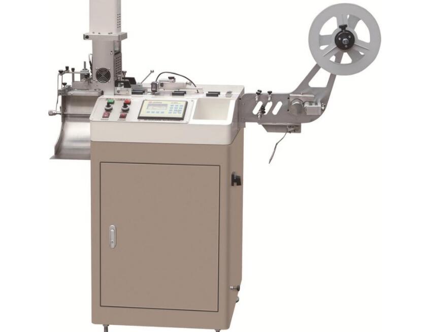 Jiayuanda-Technologie - Hochgeschwindigkeits-Ultraschall-Etikettenschneidemaschine, automatische Hochgeschwindigkeits-Ultraschall-Etikettenschneidemaschine, Ultraschall-Bekleidungsetikettenschneidemaschine